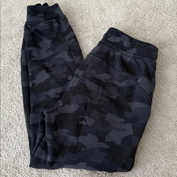 Lululemon Scuba High Rise Jogger Sweatpants Camo Leopard - Picture 4 of 5